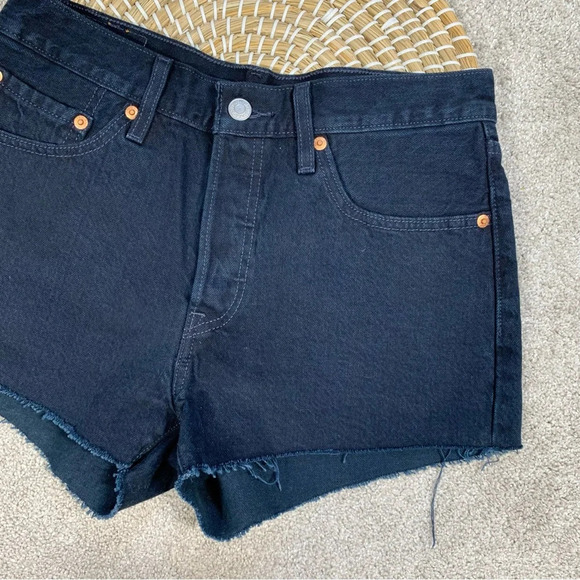 Levi’s 501 Women’s Shorts Denim Jeans Button Fly Mid Rise in Dark Navy Size 27 - Picture 4 of 14